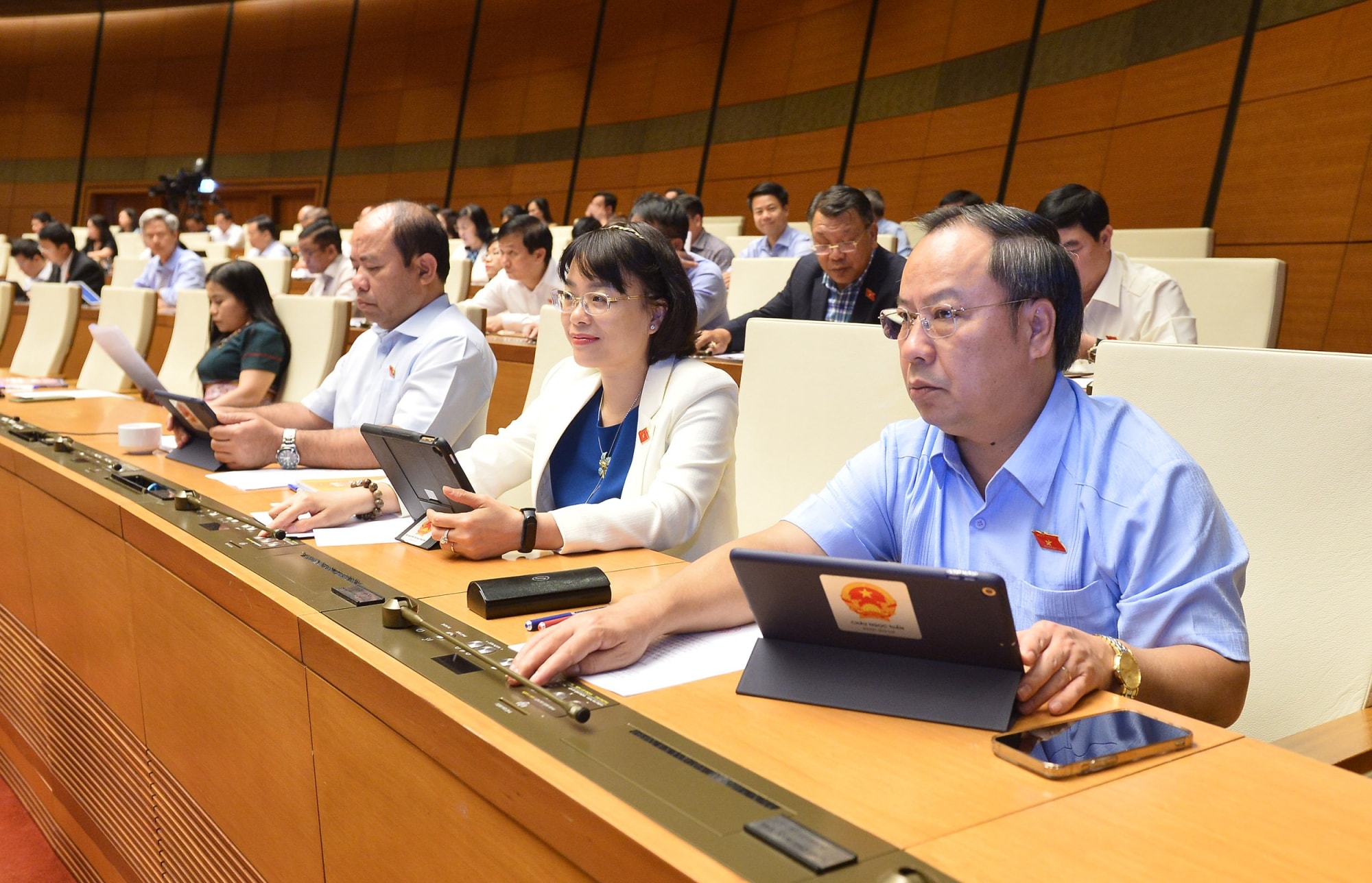 quoc hoi de nghi ca the hoa trach nhiem nguoi dung dau khi cham giai ngan hinh 4