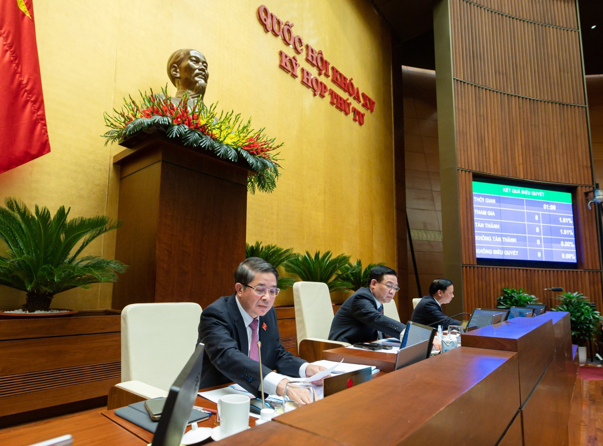 quoc hoi de nghi ca the hoa trach nhiem nguoi dung dau khi cham giai ngan hinh 1