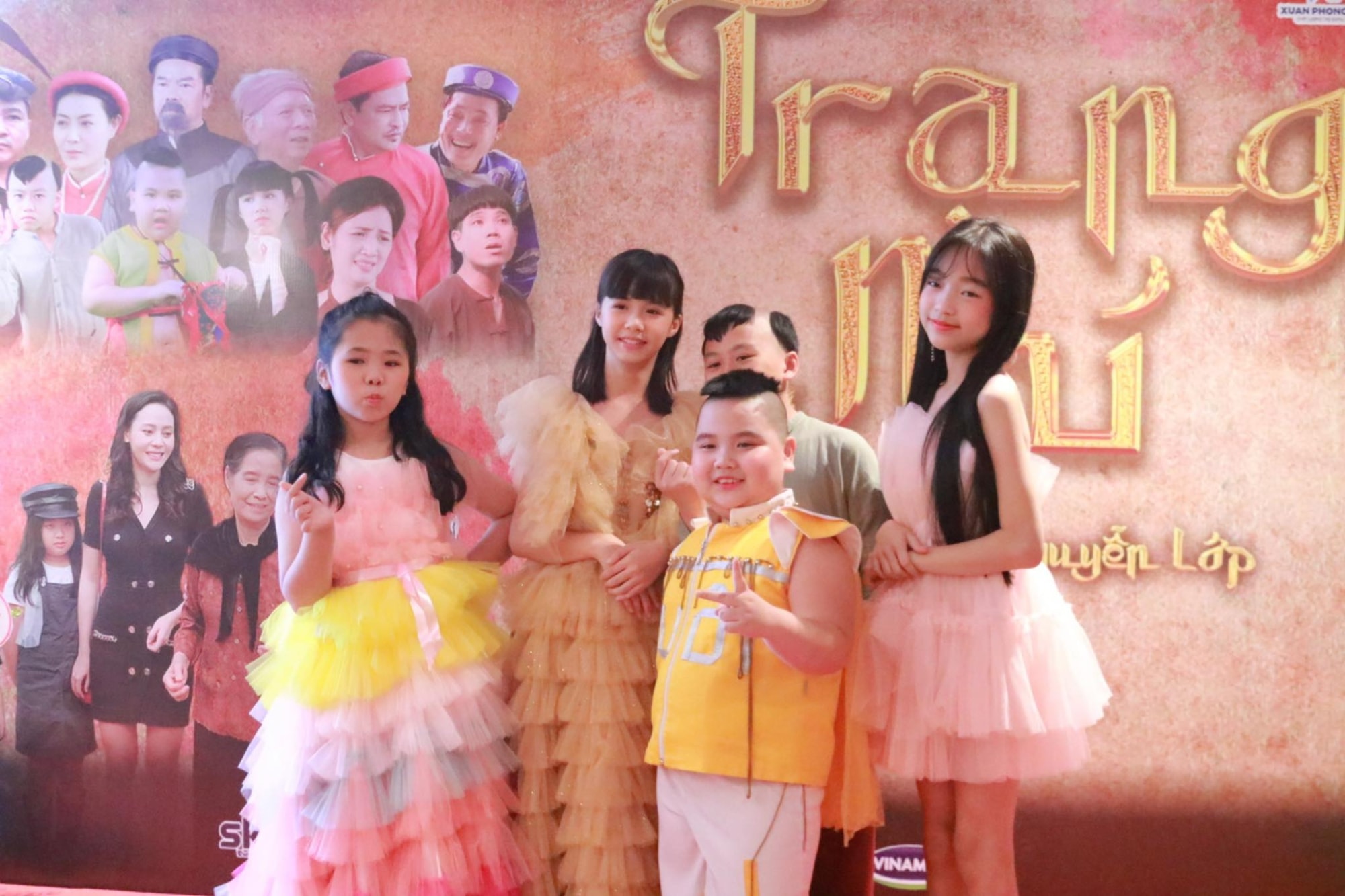 rung sao hoi tu tai buoi hop bao ra mat phim bom tan trang nhi hinh 4