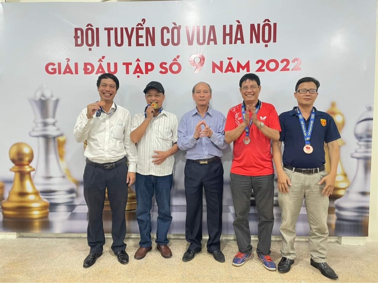 bao nha bao cong luan doat giai ba tai giai bong da hoi khoe hoi nha bao tp ha noi hinh 4