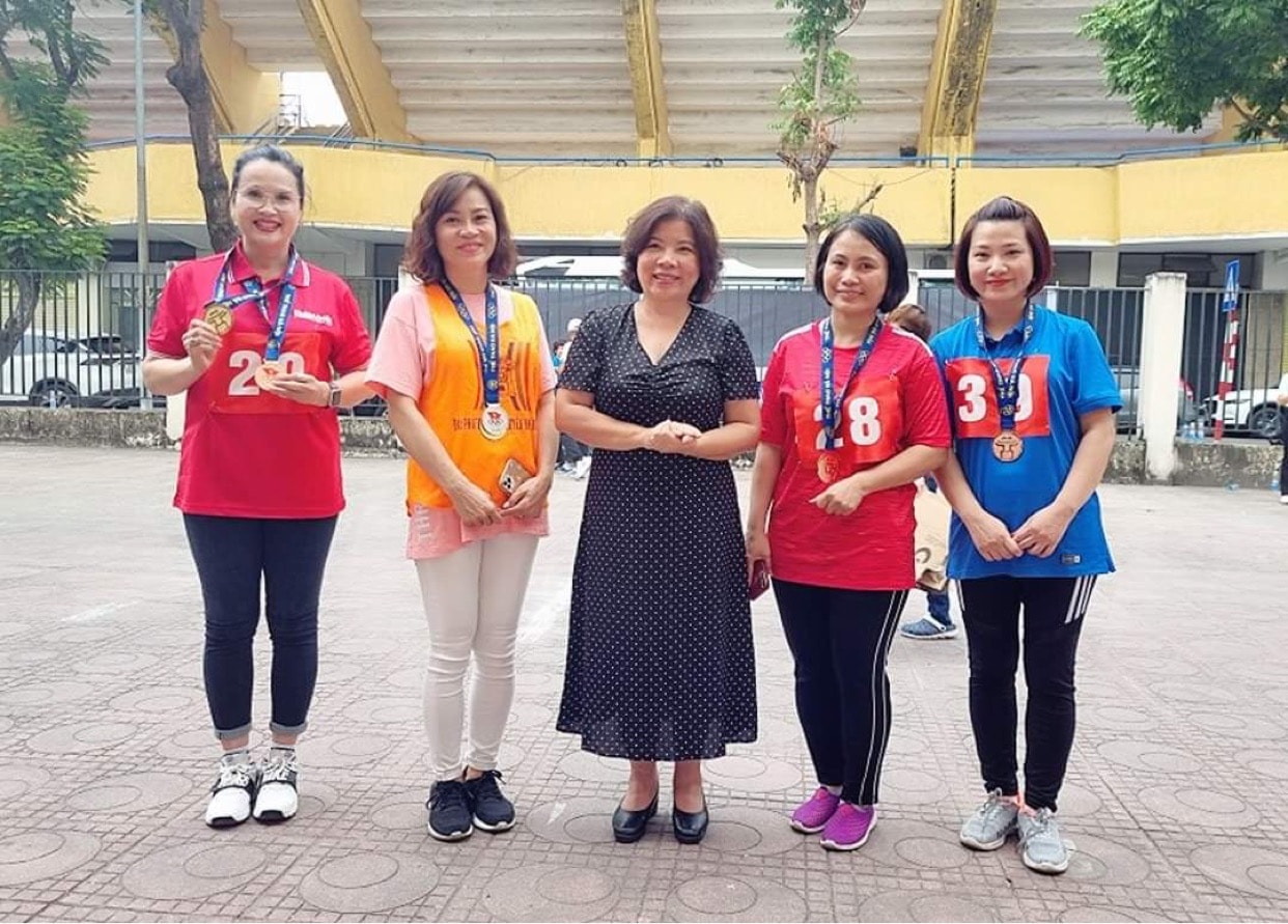 bao nha bao cong luan doat giai ba tai giai bong da hoi khoe hoi nha bao tp ha noi hinh 6