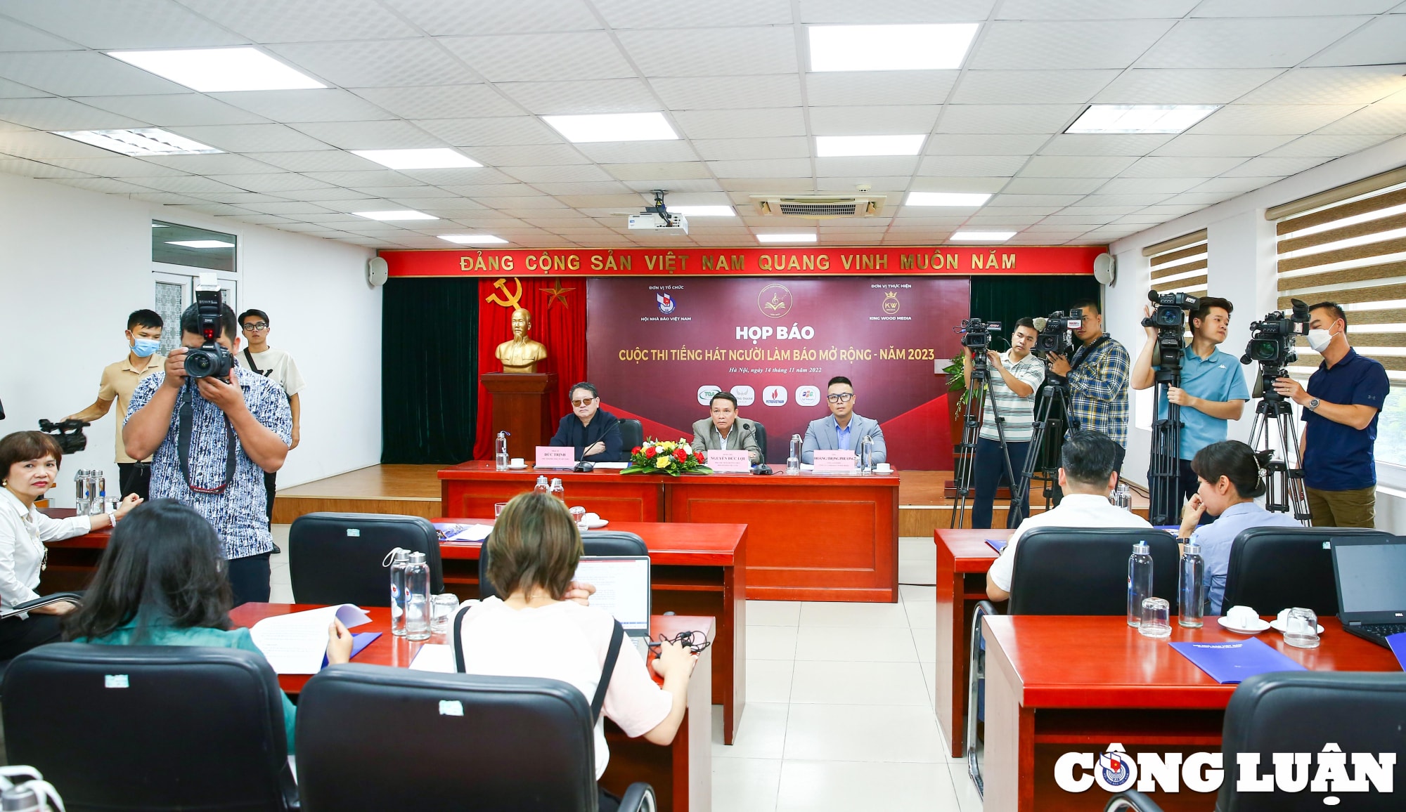 hop bao thong tin cuoc thi tieng hat nguoi lam bao mo rong nam 2023 hinh 2