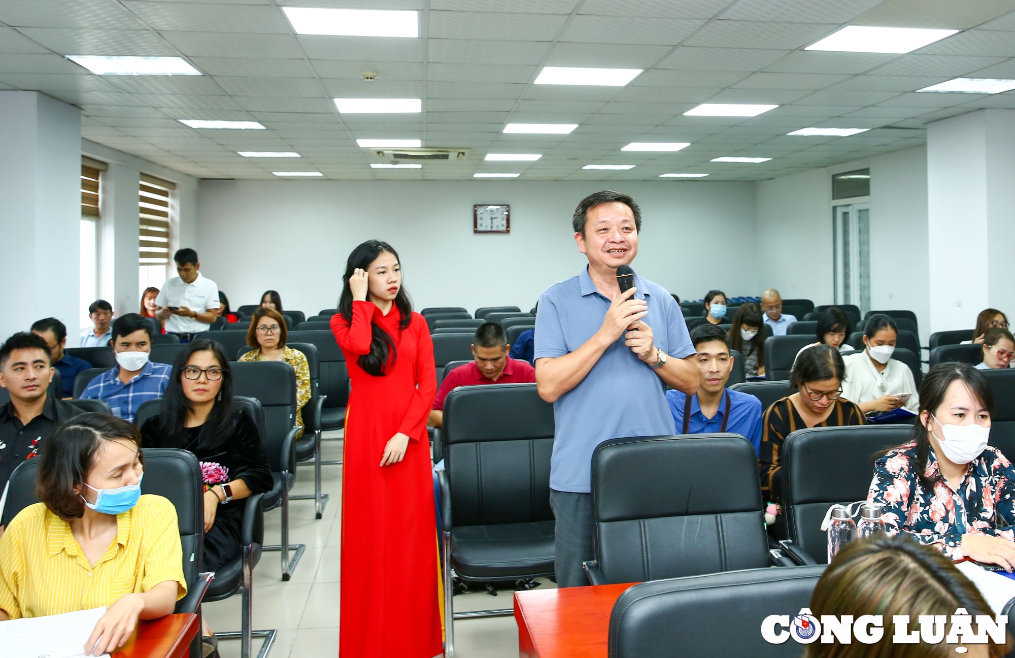 hop bao thong tin cuoc thi tieng hat nguoi lam bao mo rong nam 2023 hinh 3