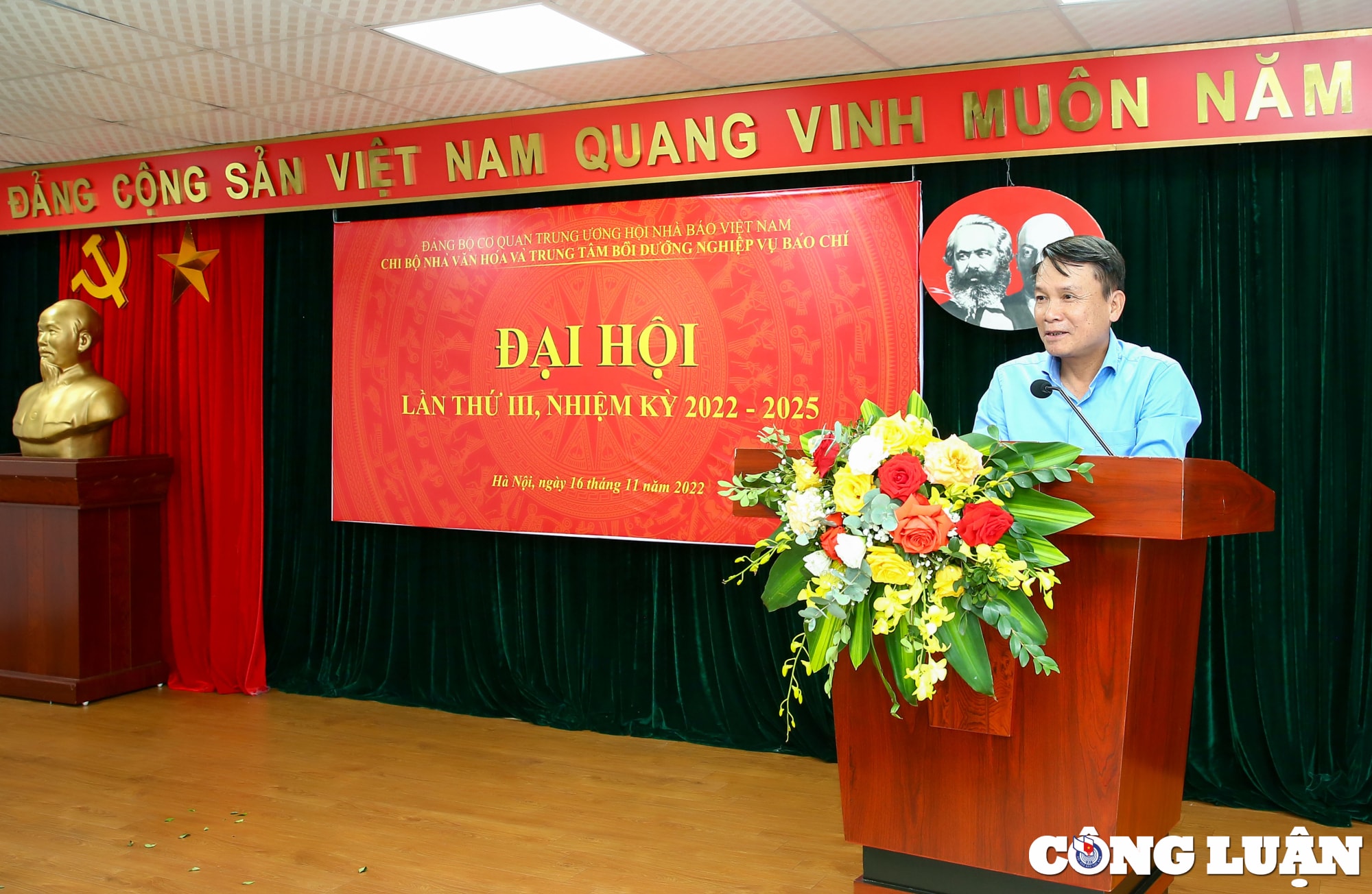 giu vung vai tro cua tung dang vien trong cong tac xay dung to chuc co so dang trong sach vung manh hinh 4
