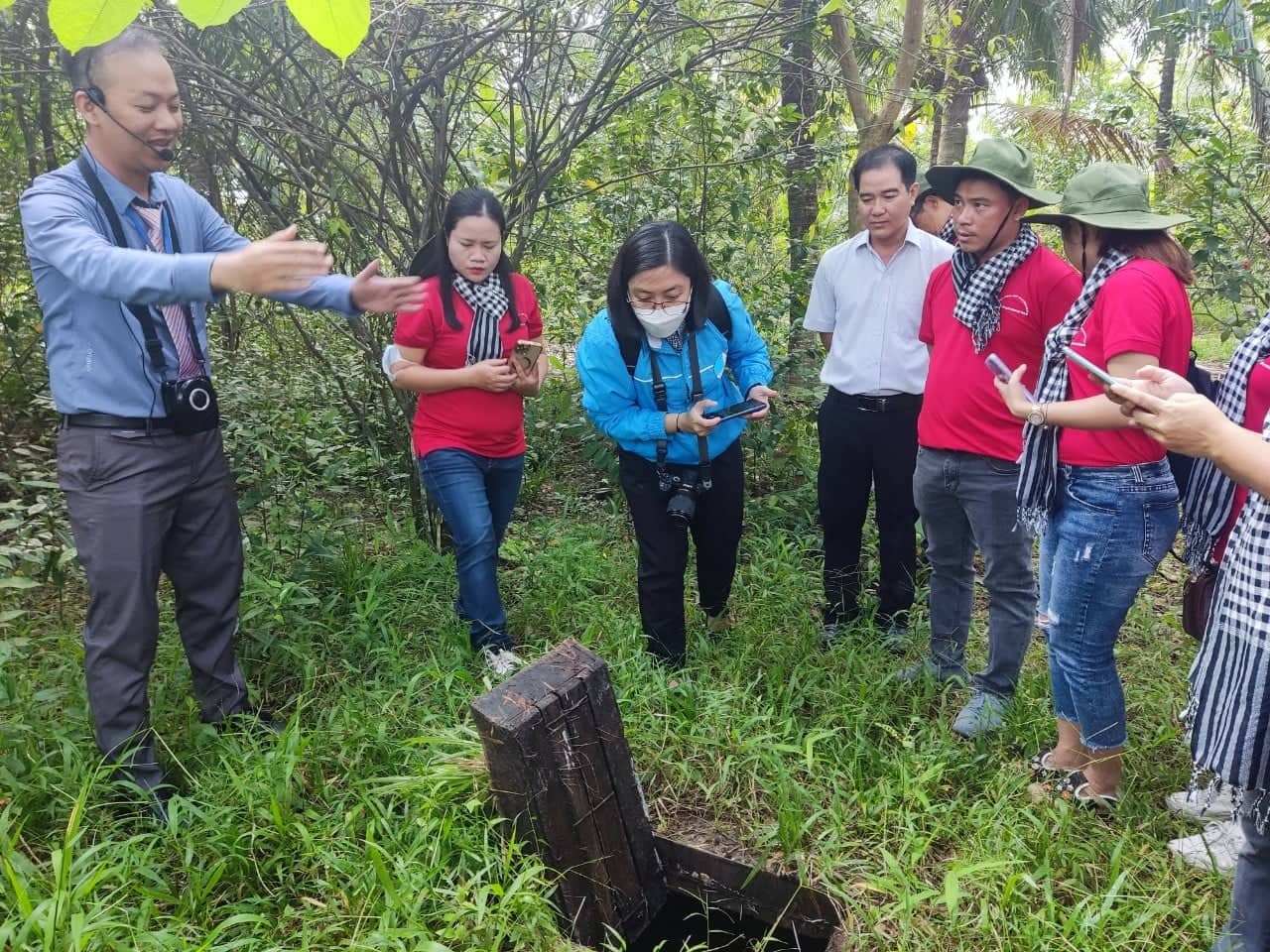on lai truyen thong dau tranh cach mang ve vang cua que huong dong khoi ben tre hinh 1