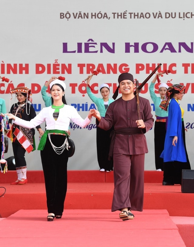dac sac trang phuc truyen thong cac dan toc thieu so viet nam hinh 2