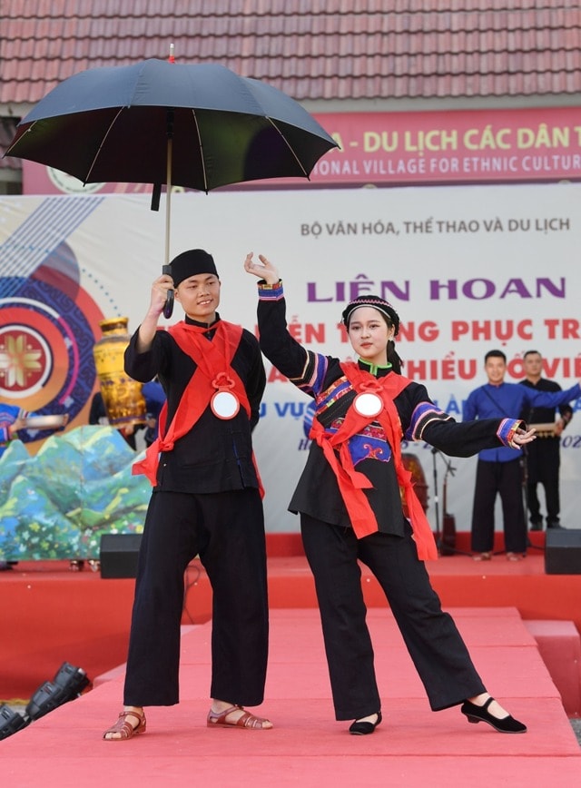 dac sac trang phuc truyen thong cac dan toc thieu so viet nam hinh 9