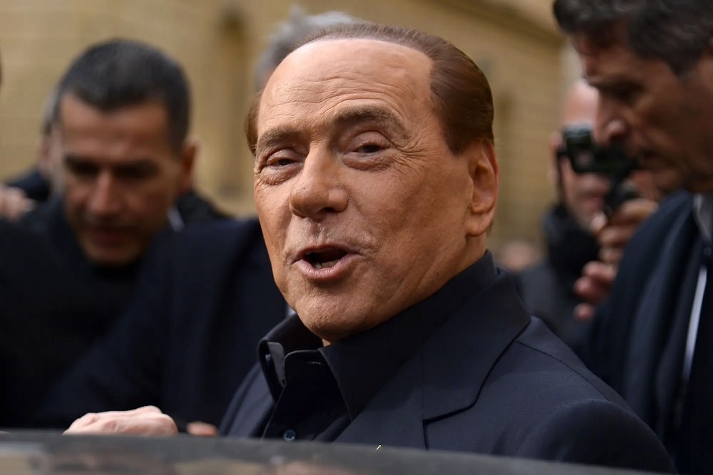 cuu thu tuong y berlusconi trang an trong vu hoi lo hinh 1