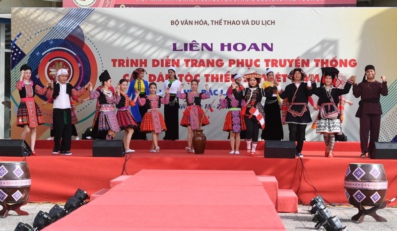 dac sac trang phuc truyen thong cac dan toc thieu so viet nam hinh 1