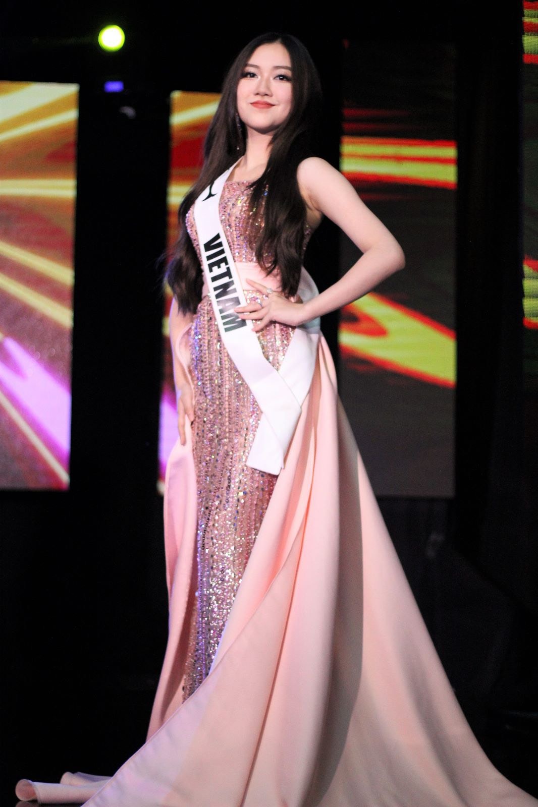 nguyen vu thoai nghi duoc vinh danh top 16 miss teen universe 2022 hinh 5