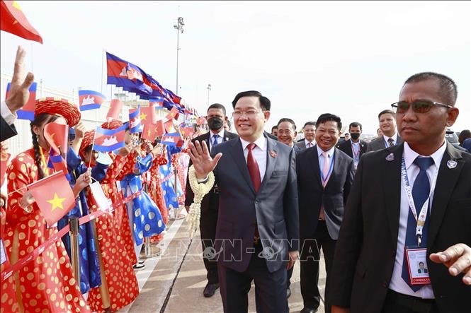 chu tich quoc hoi bat dau tham chinh thuc campuchia va du aipa 43 hinh 3