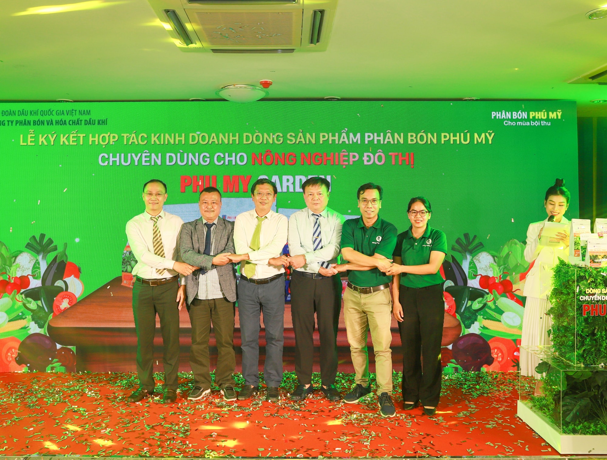 phan bon phu my ra mat dong san pham chuyen dung cho nong nghiep do thi hinh 3