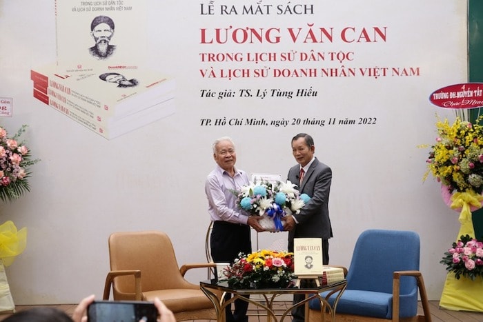 ra mat sach ve luong van can nguoi thay cua gioi doanh nhan viet nam hinh 4