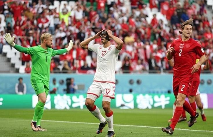 eriksen khong the toa sang dan mach chap nhan chia diem voi tunisia hinh 2