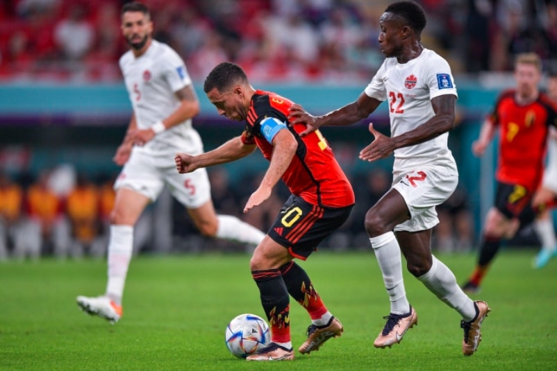 hazard va de bruyne nhat nhoa bi thang chat vat canada hinh 4