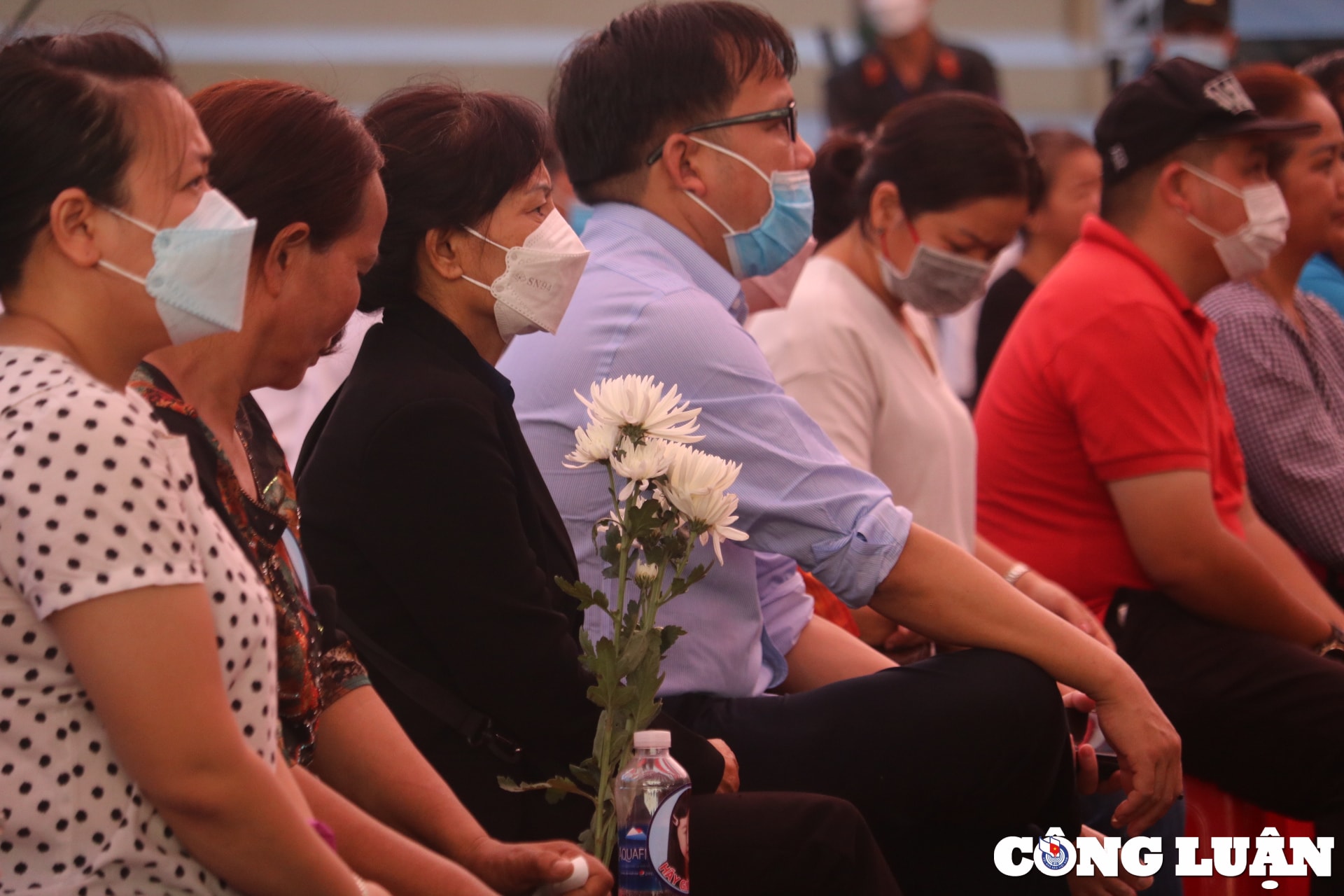 vu di ghe hanh ha be 8 tuoi den tu vong xu cong khai nguoi dan khoc nac nghe cao trang hinh 8