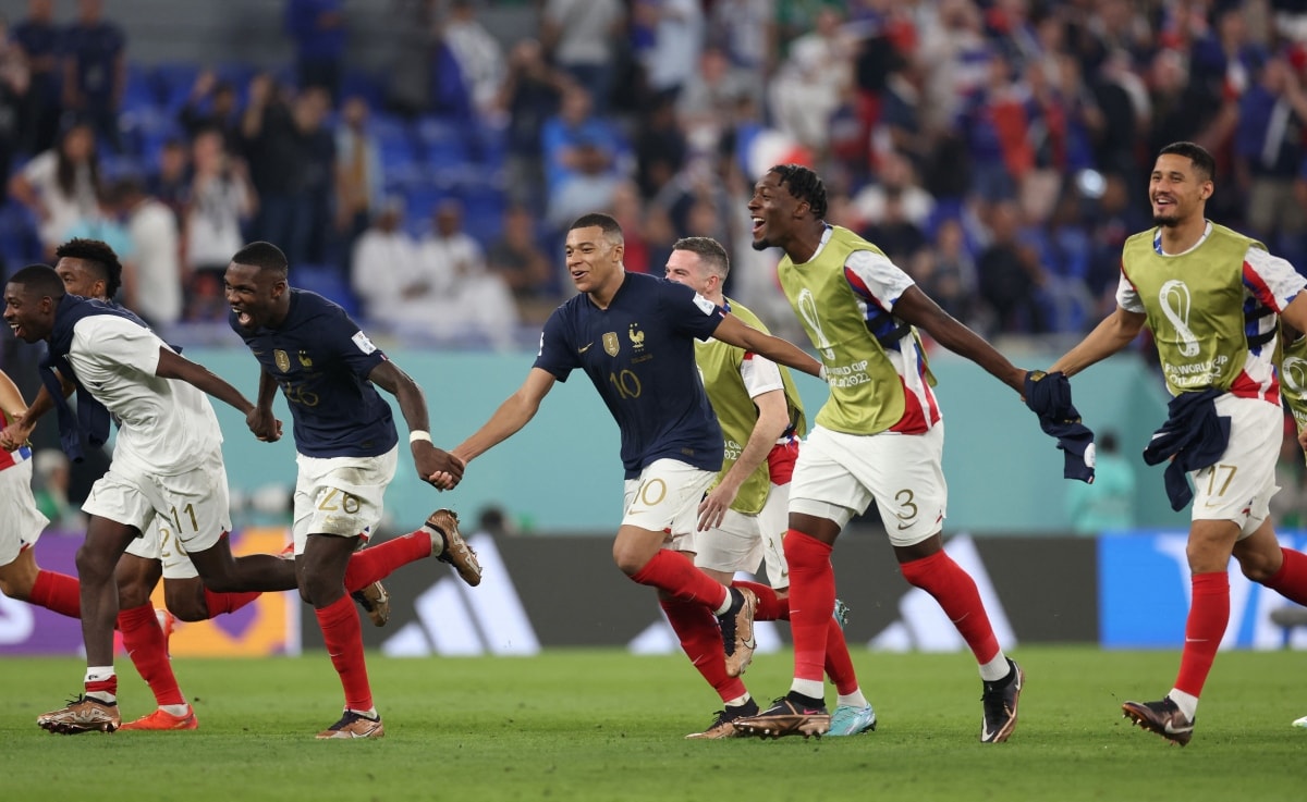 mbappe chung to dang cap phap gianh ve som vao vong 1 8 world cup 2022 hinh 5