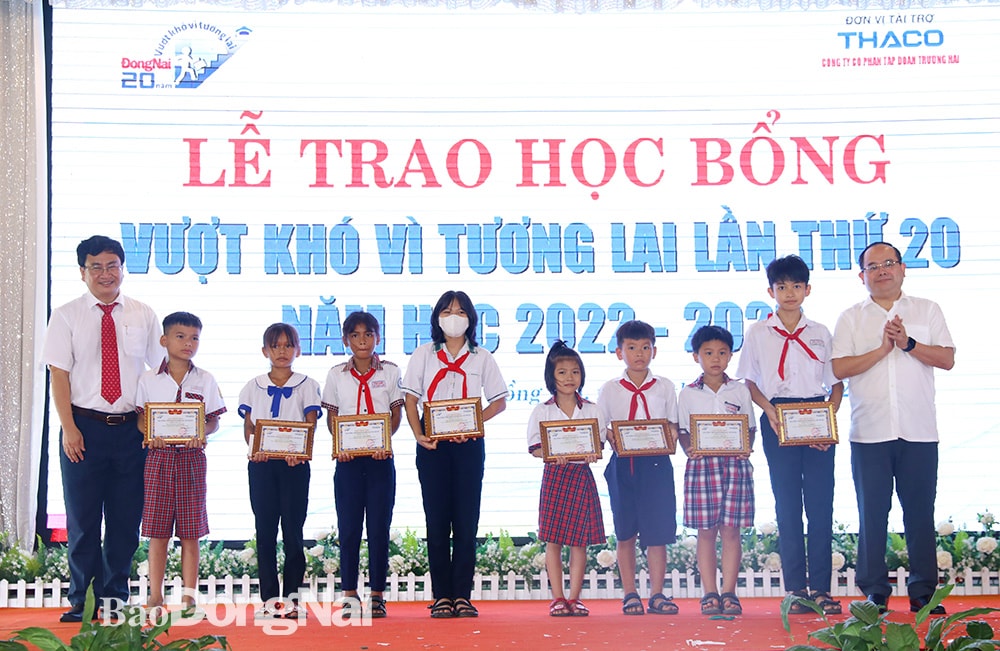bao dong nai trao hoc bong vuot kho vi tuong lai lan thu 20 hinh 1