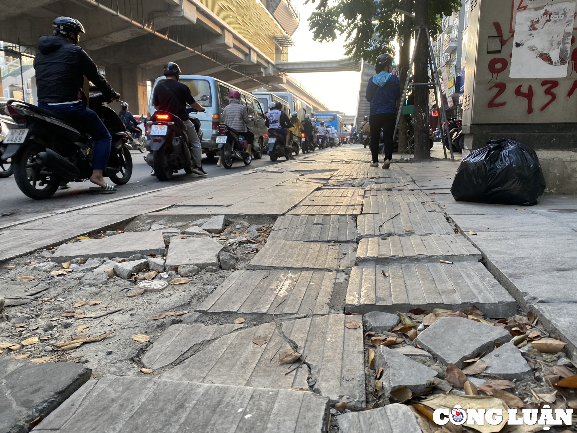 ha noi se danh gia lai chu truong chat luong lat da via he hinh 1