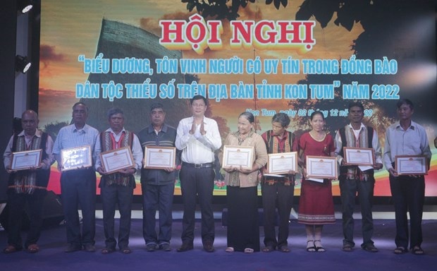 kon tum hoi nghi bieu duong ton vinh nguoi co uy tin trong dong bao dan toc thieu so nam 2022 hinh 3