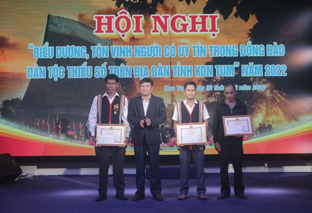 kon tum hoi nghi bieu duong ton vinh nguoi co uy tin trong dong bao dan toc thieu so nam 2022 hinh 2