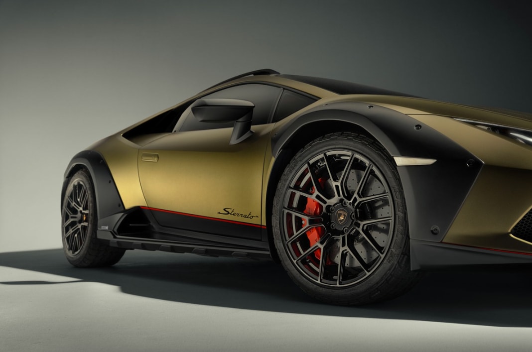 lamborghini huracan sterrato ra mat  sieu xe chay dia hinh hinh 10