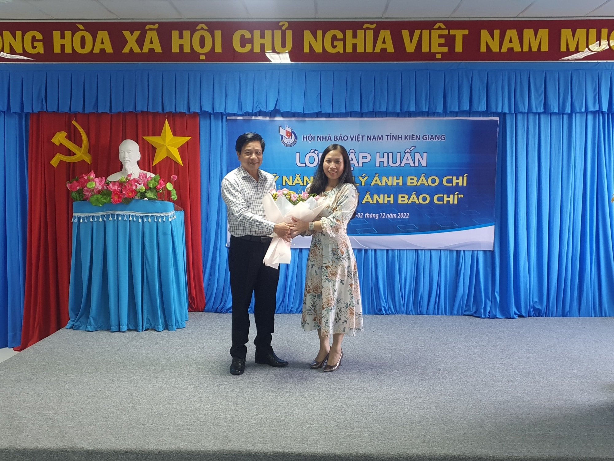 hoi nha bao tinh kien giang tap huan nghiep vu ky nang chup anh va phong su anh bao chi hinh 2