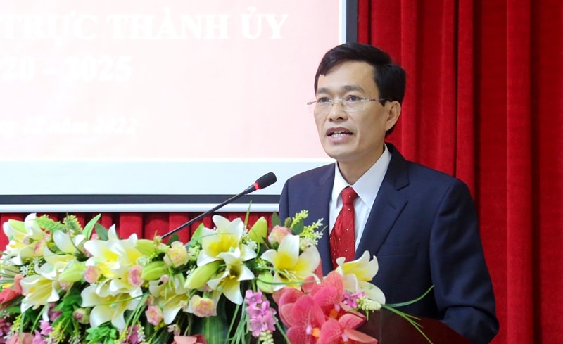 ong phan ngoc long giu chuc pho bi thu thuong truc thanh uy ha tinh hinh 3