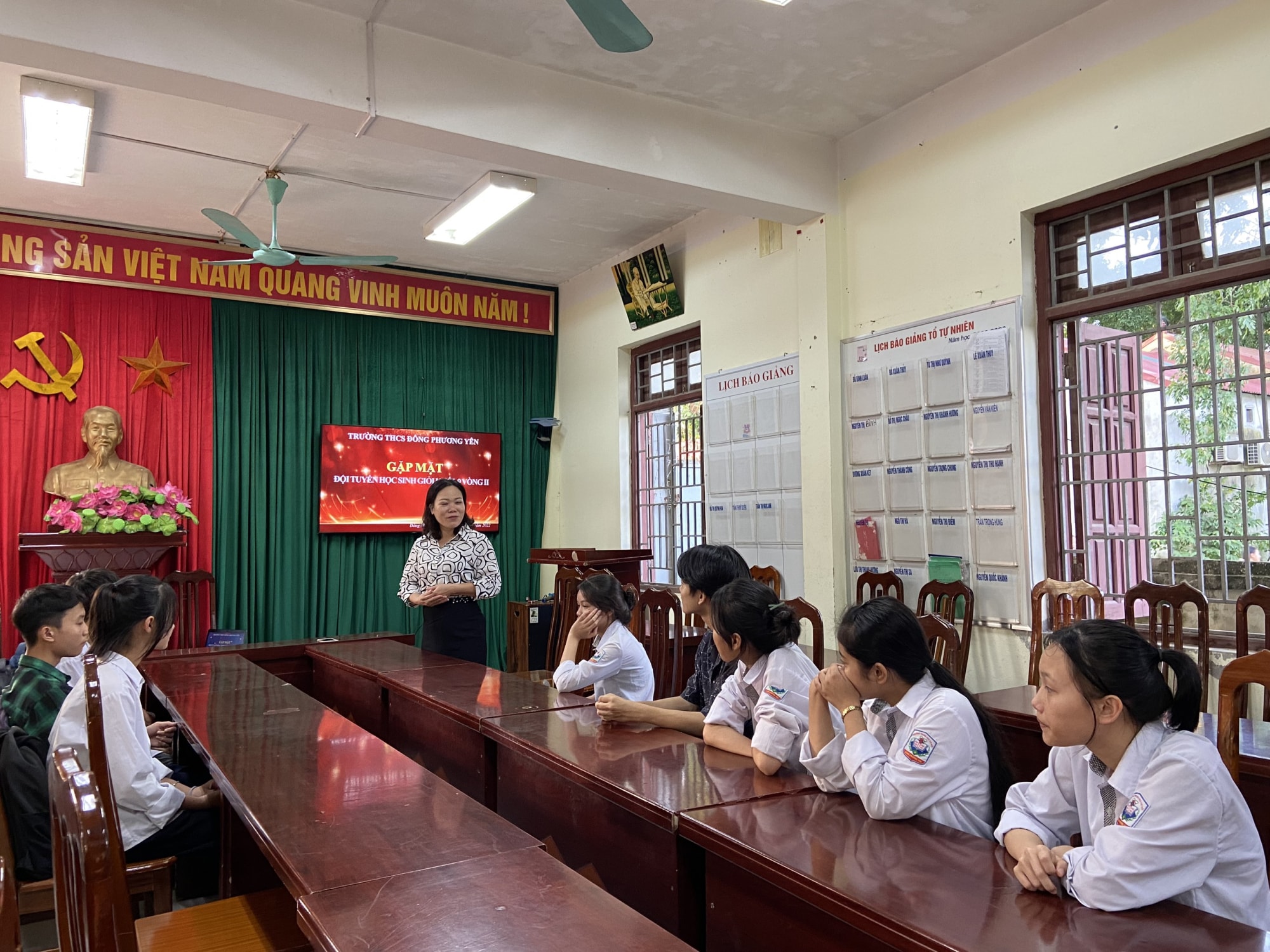 truong thcs dong phuong yen khong ngung doi moi trong cong tac cong tac day va hoc hinh 2