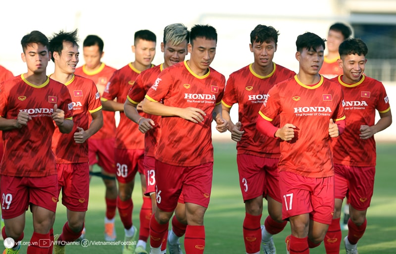 bat ngo voi gia ve tran giao huu quoc te giua doi tuyen viet nam vs philippines hinh 2