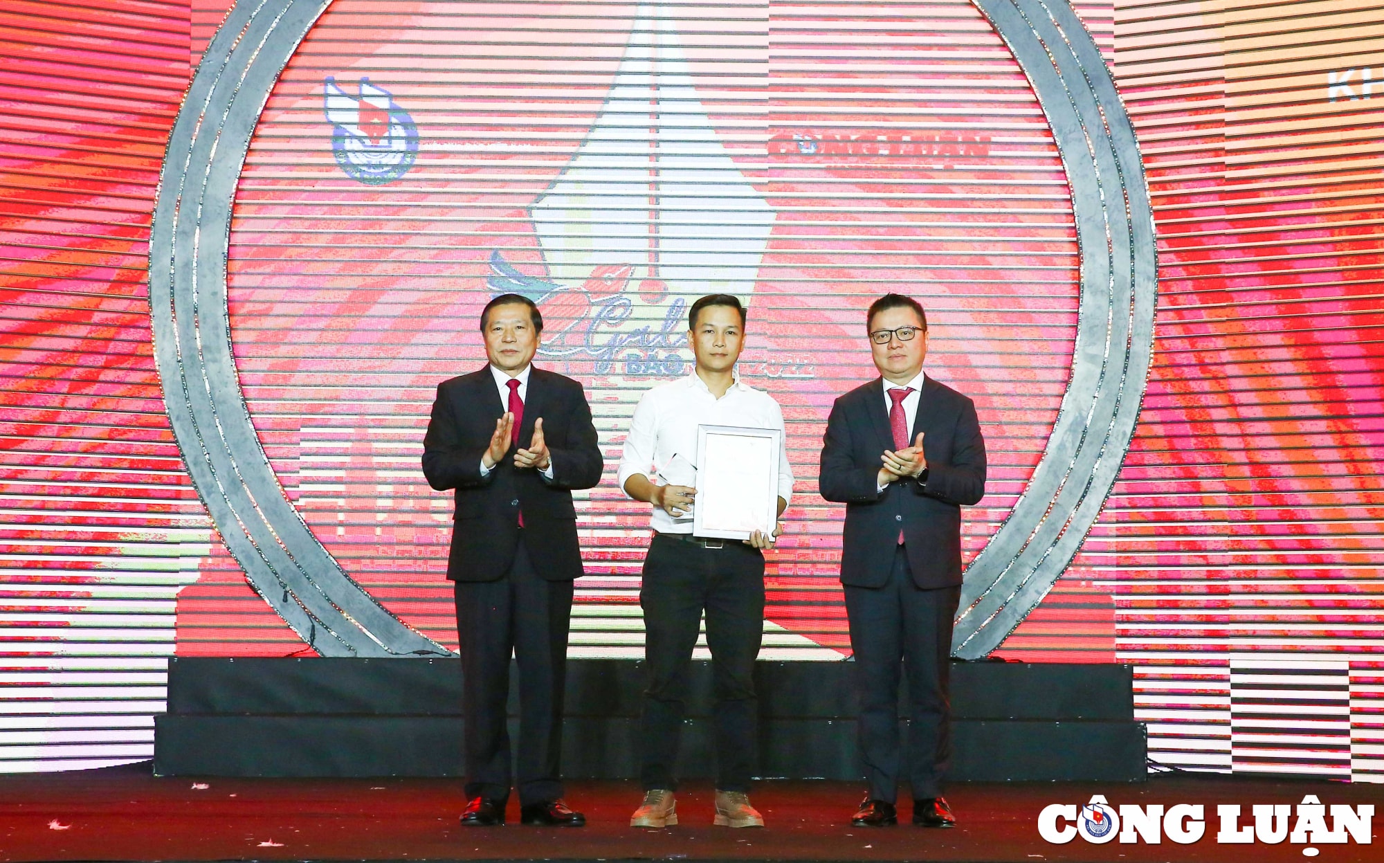 diem hen tu hoi san choi duoc don doi cua cac phong vien anh hinh 1