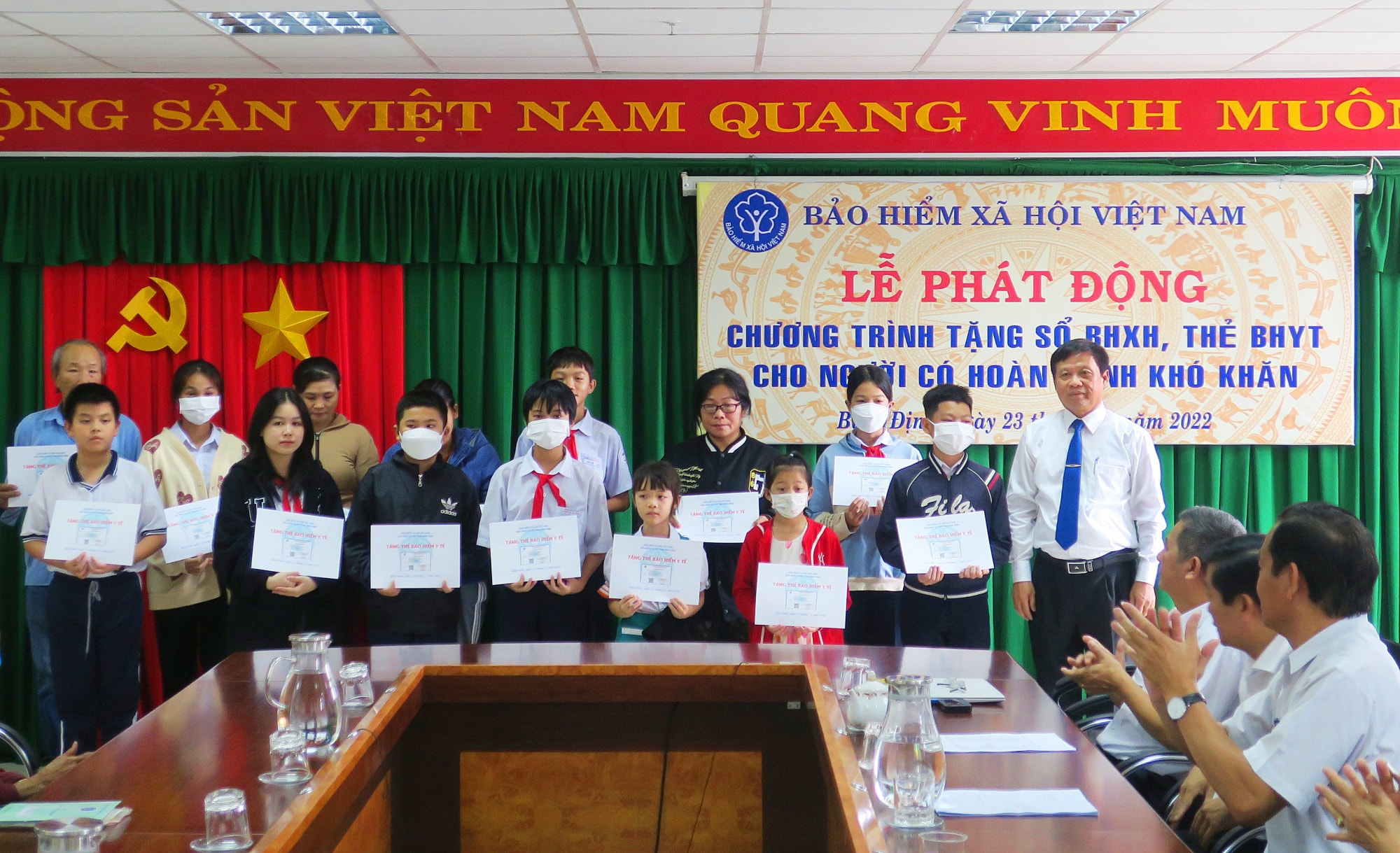 ket qua chuong trinh tang so bhxh the bhytcho nguoi dan co hoan canh kho khan cua bhxh viet nam hinh 1