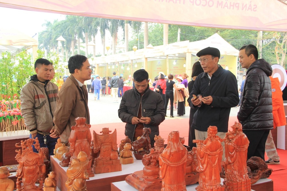 den tho hai ba trung o huyen me linh la diem du lich di tich quoc gia dac biet hinh 8