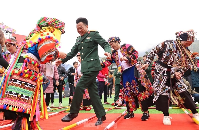 ron rang sac mau ngay hoi van hoa dan toc lo lo o ha giang hinh 2