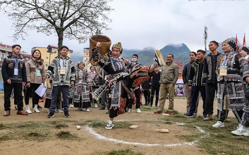 ron rang sac mau ngay hoi van hoa dan toc lo lo o ha giang hinh 3