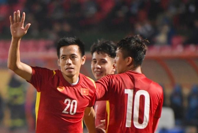 van quyet ghi ban may man dt viet nam thang nhoc philippines hinh 7
