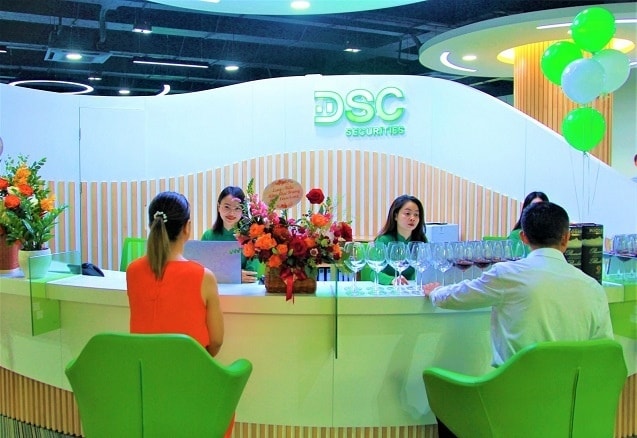 chung khoan dsc dsc dong tien kinh doanh am dinh ban 100 trieu co phieu de tang von dieu le hinh 1