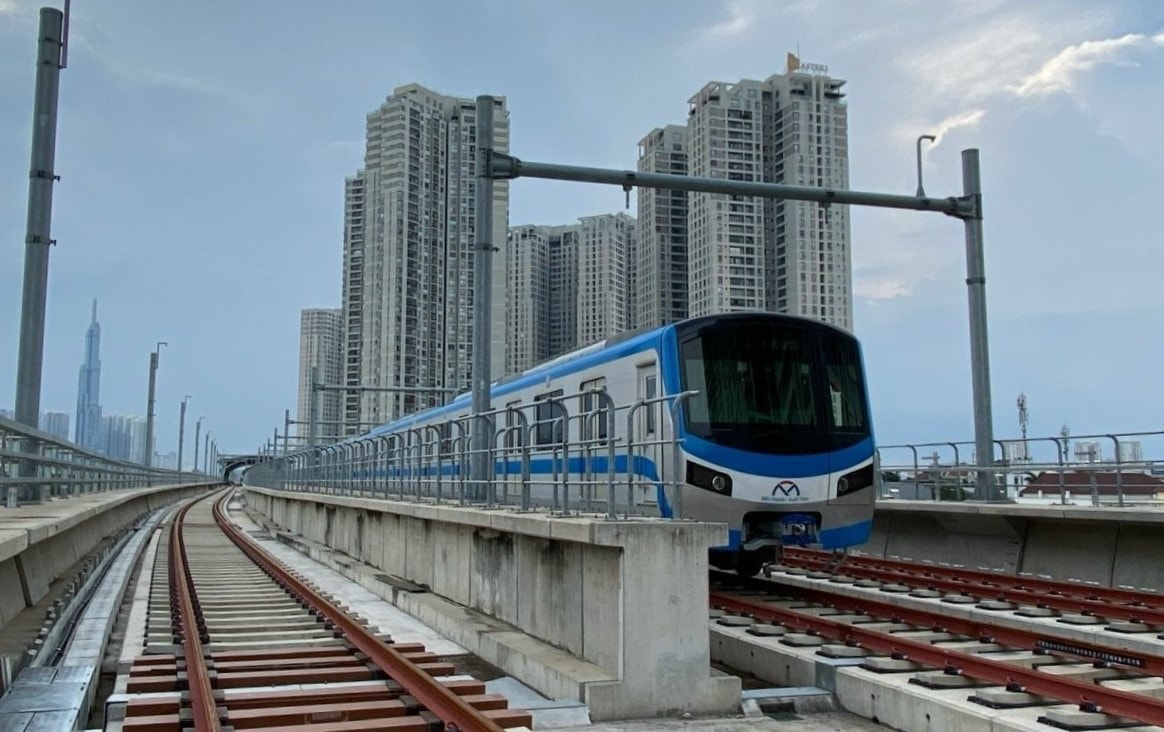 tp hcm doan tau metro so 1 duoc keo ve ga binh thai de thu nghiem he thong hinh 1