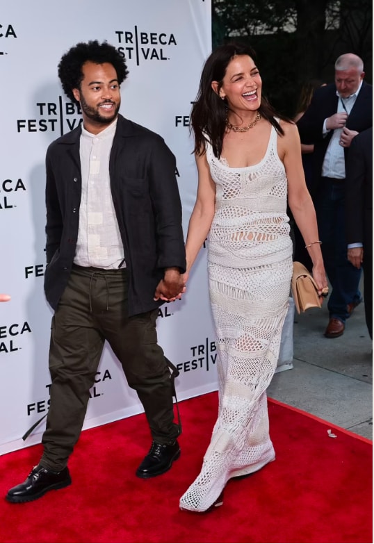 katie holmes chia tay ban trai bobby wooten iii kem 11 tuoi hinh 2