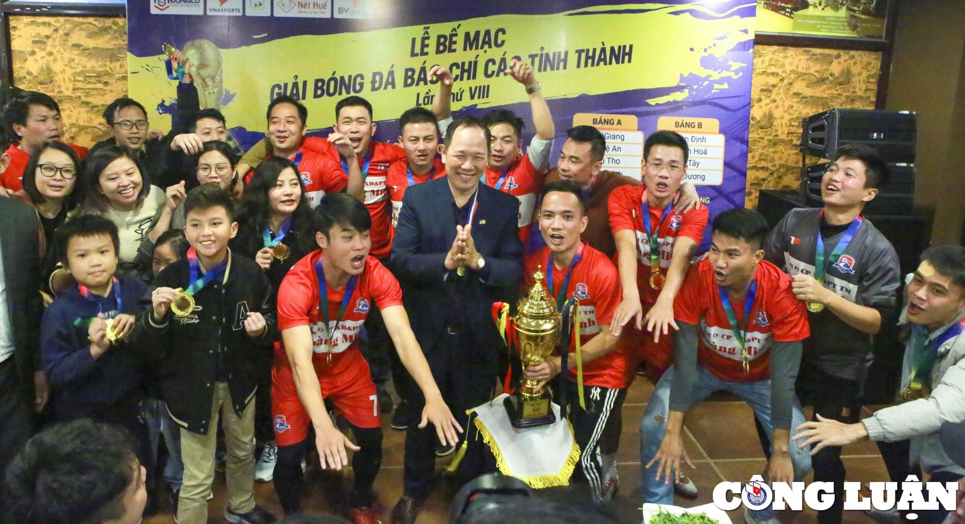 nghe tinh press club vo dich giai bong da bao chi cac tinh thanh hinh 9