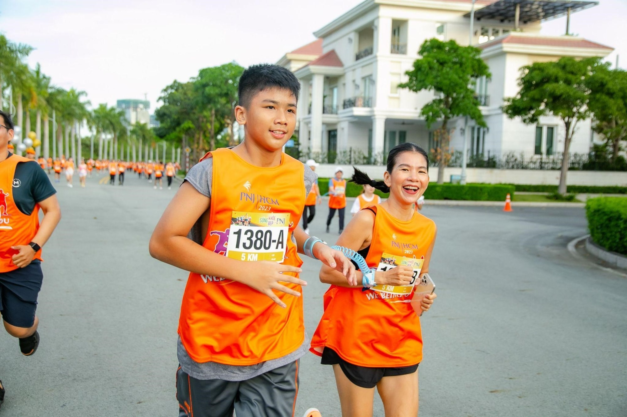 giai chay doi pnj dong gop 200 trieu dong cho hoat dong thien nguyen hinh 4