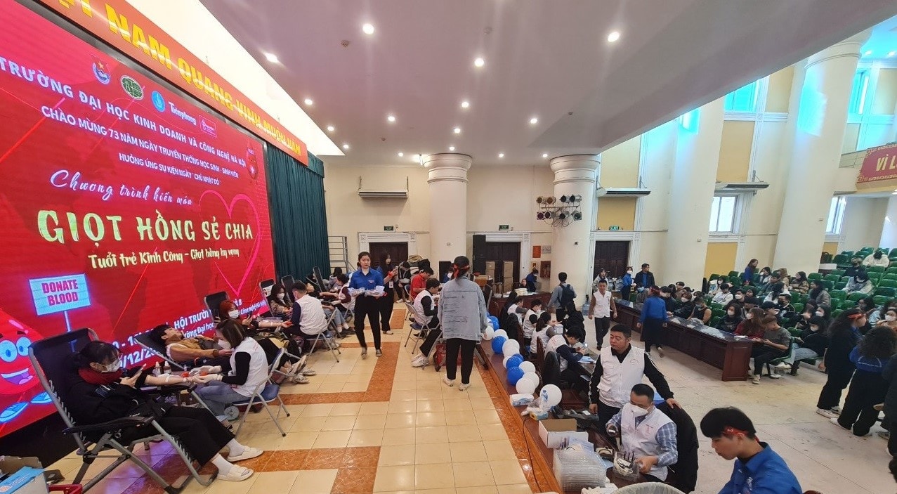 doan thanh nien hoi sinh vien hubt da huy dong duoc 1100 nguoi dang ki hien mau hinh 1