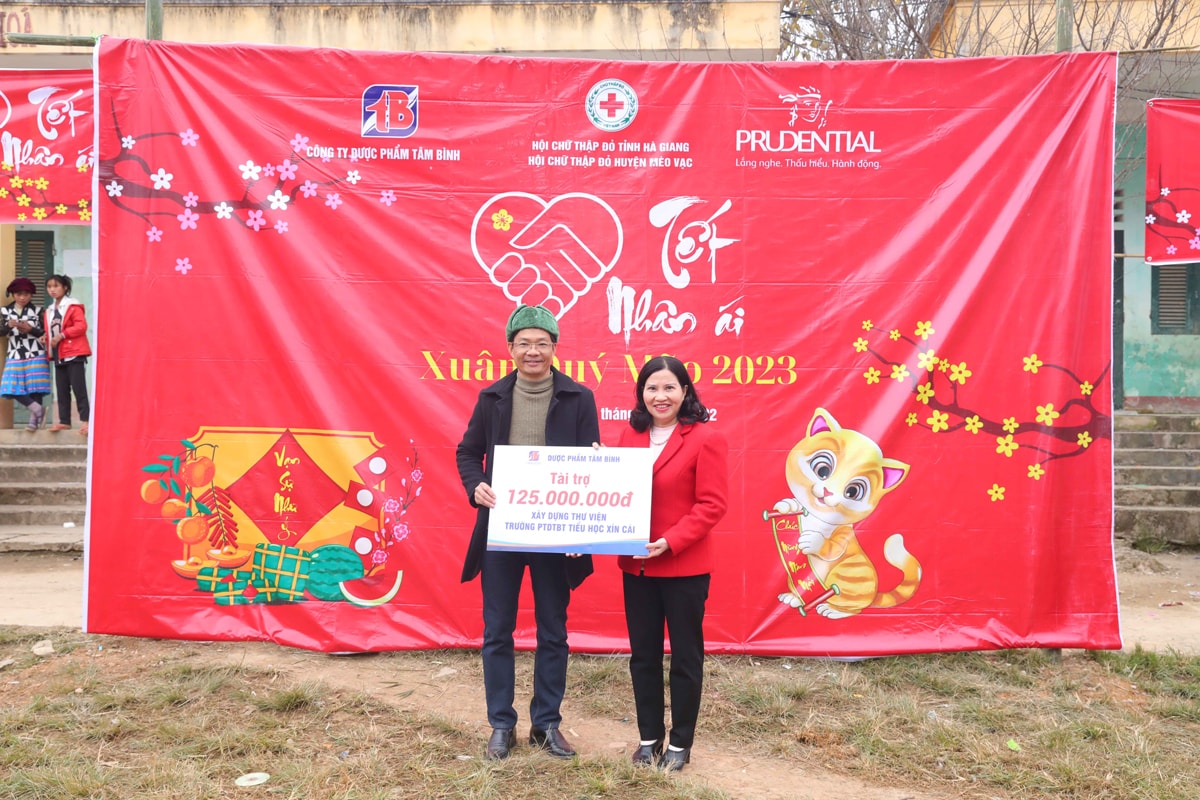 duoc pham tam binh chung tay to chuc tet nhan ai 2023 tai xa xin cai huyen meo vac tinh ha giang hinh 4