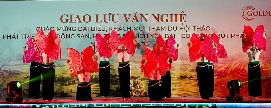 lang dong dem dai xoe thai hinh 2