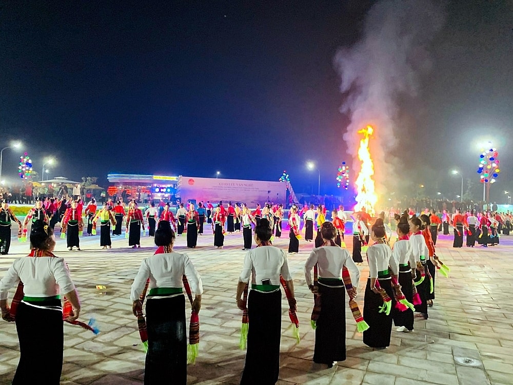 lang dong dem dai xoe thai hinh 5