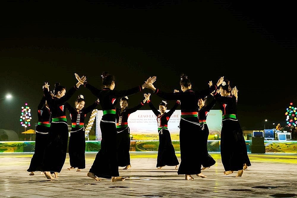lang dong dem dai xoe thai hinh 6