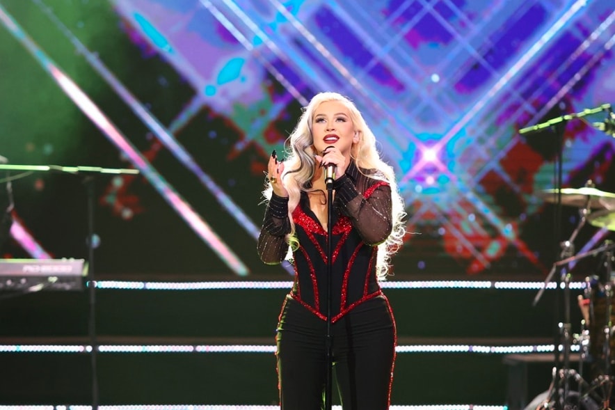 man trinh dien an tuong cua christina aguilera tai nha hat lon ha noi hinh 1