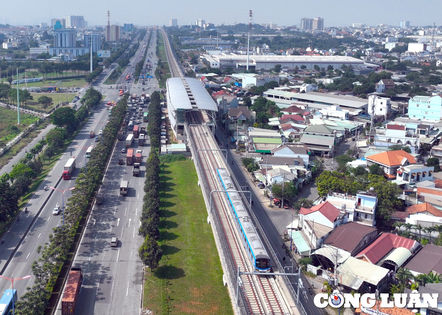 ngam doan tau lan dau tien lan banh tren cong trinh metro so 1 ben thanh suoi tien hinh 9