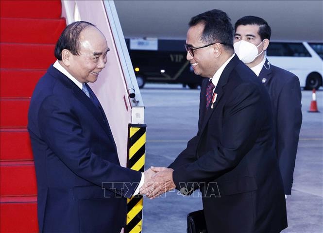 chu tich nuoc nguyen xuan phuc den jakarta bat dau chuyen tham cap nha nuoc toi indonesia hinh 2