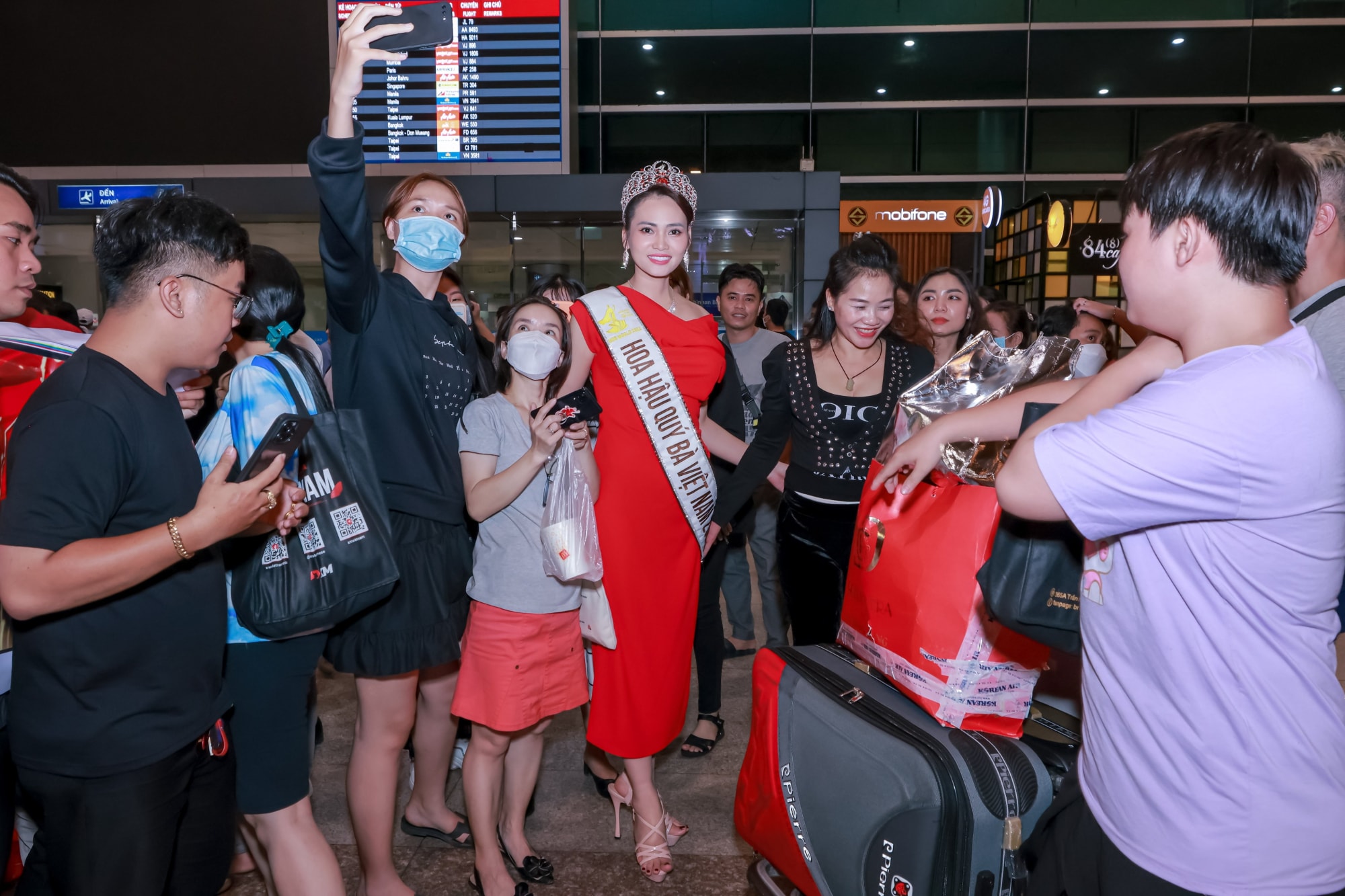 hoa hau nguyen thi bich hanh rang ro ngay tro ve hinh 3